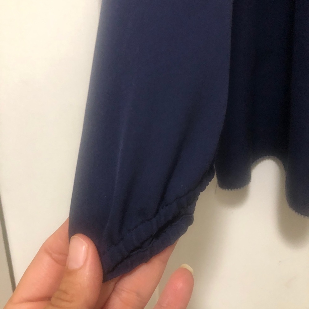 Joie Navy Cold-Shoulder Ruffle Tie-Shoulder Blouse Size L - Picture 10 of 11
